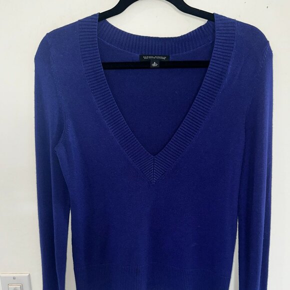 Banana Republic Women’s Blue Deep V-Neck Long Sleeve Pullover Sweater Size S - Picture 1 of 4